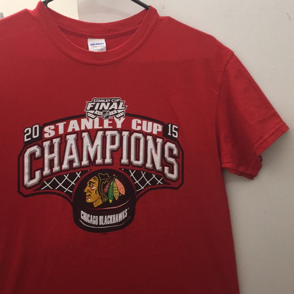 NHL (Chicago Blackhawks)- Red “2015 Champions” Tee